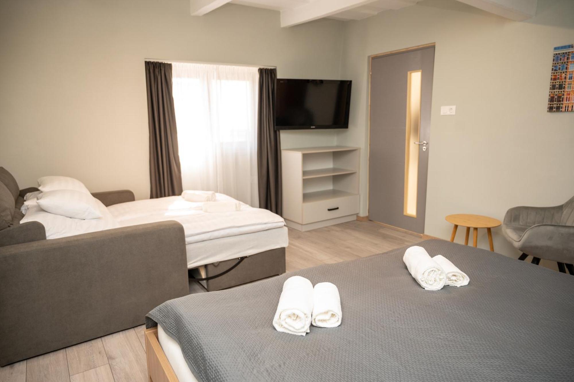 Tuenderkert Apartman Gyula Kültér fotó