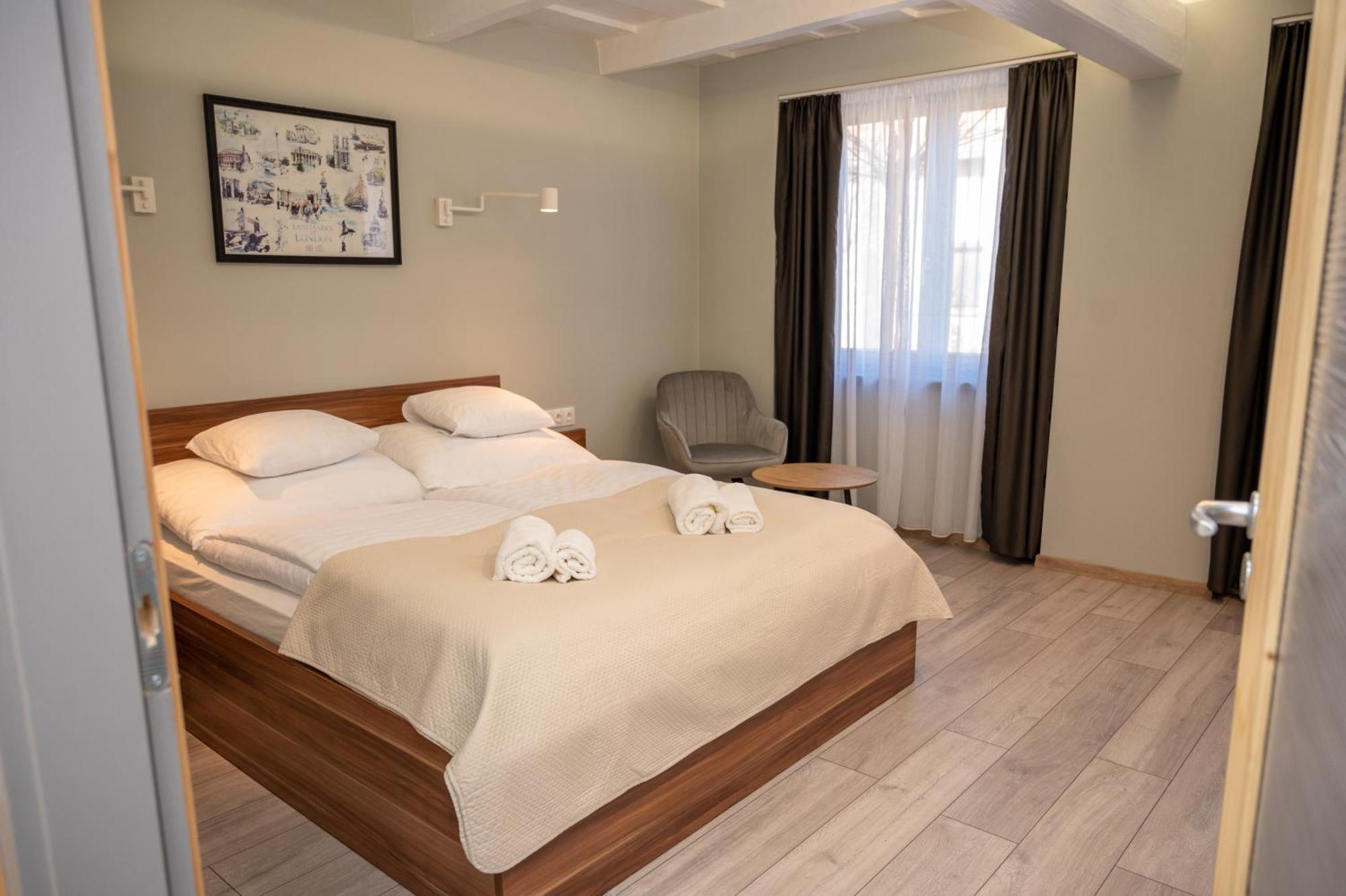 Tuenderkert Apartman Gyula Kültér fotó